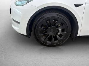 Tesla Model Y bild 32