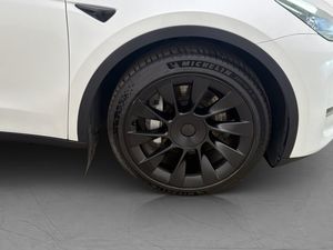 Tesla Model Y bild 31