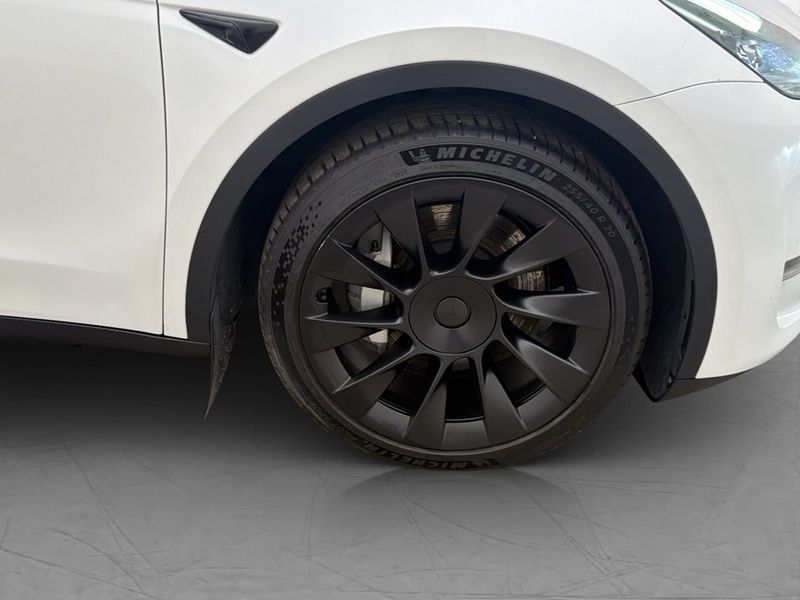 Tesla Model Y bild 31