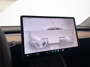 Tesla Model Y bild 18