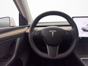 Tesla Model Y bild 12
