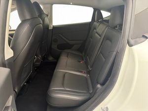 Tesla Model Y bild 28