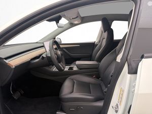 Tesla Model Y bild 11