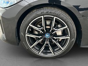 BMW i4 bild 34