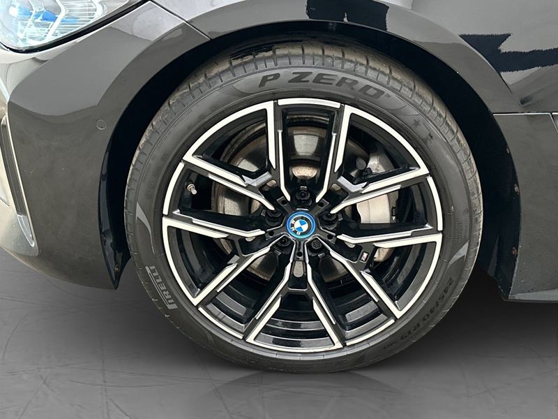 BMW i4 bild 34