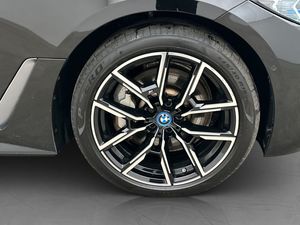 BMW i4 bild 37