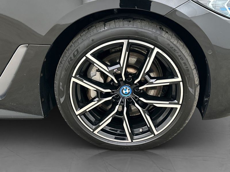 BMW i4 bild 37