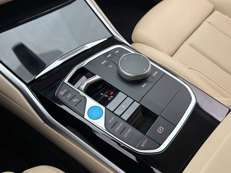 BMW i4 bild 25