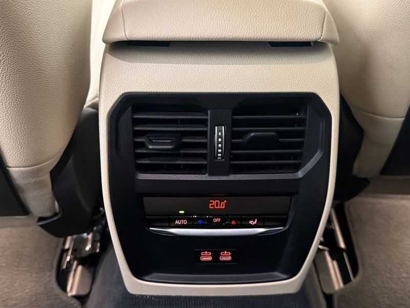 BMW i4 bild 30