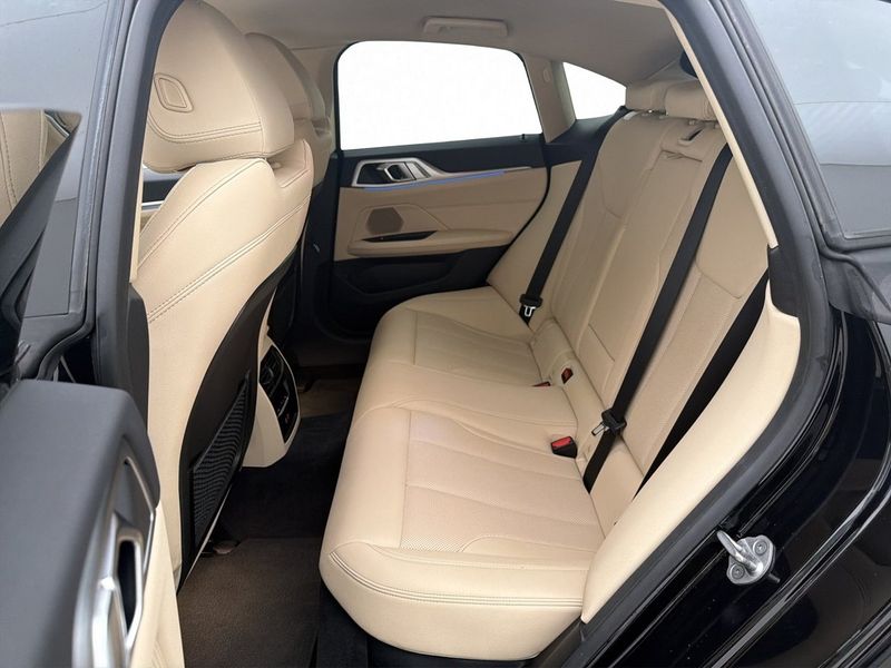 BMW i4 bild 29