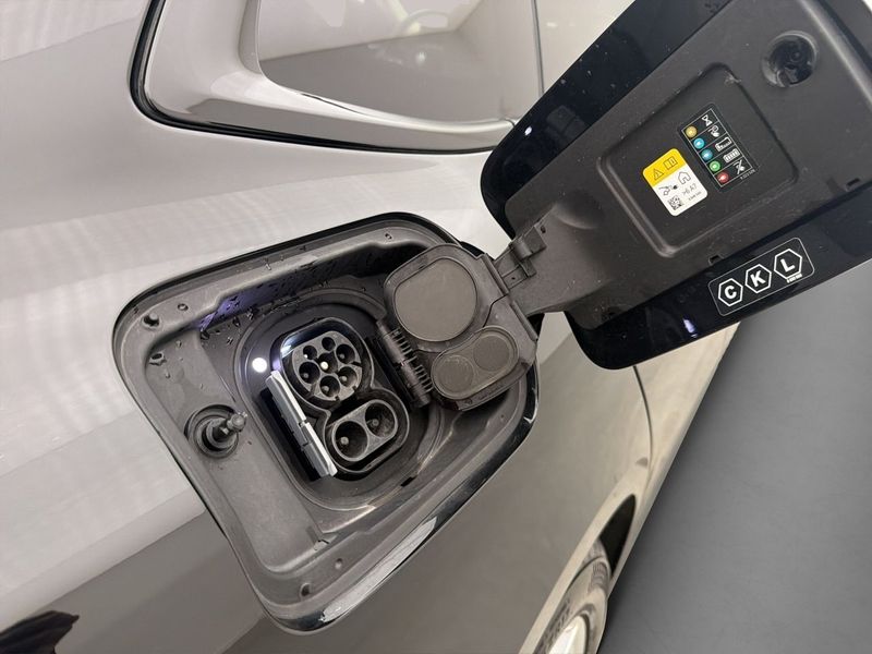 BMW i4 bild 32