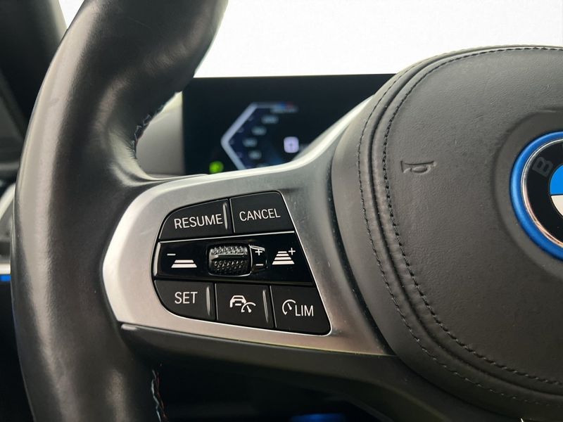 BMW i4 bild 14