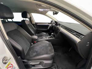 Volkswagen Passat bild 26
