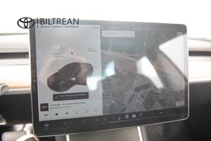 Tesla Model 3 bild 13
