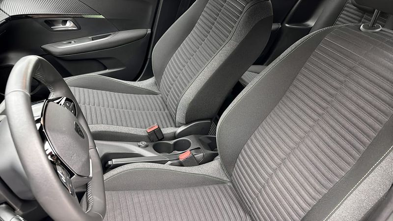 Peugeot 208 bild 8