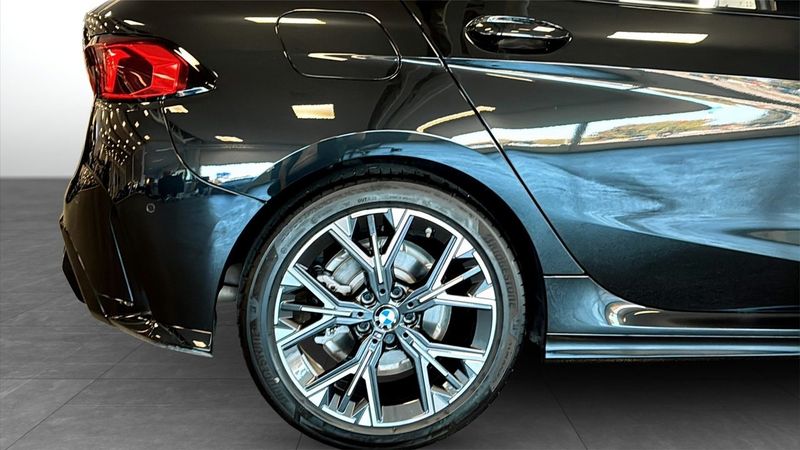 BMW 120 bild 9