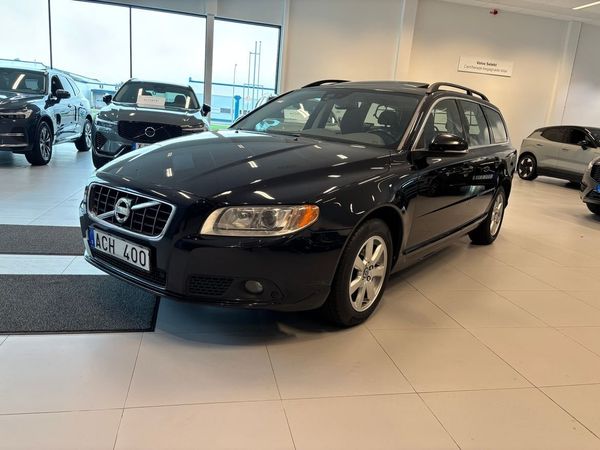 Volvo V70 II D3 Momentum *V-hjul/Navi/Drag* - 2012