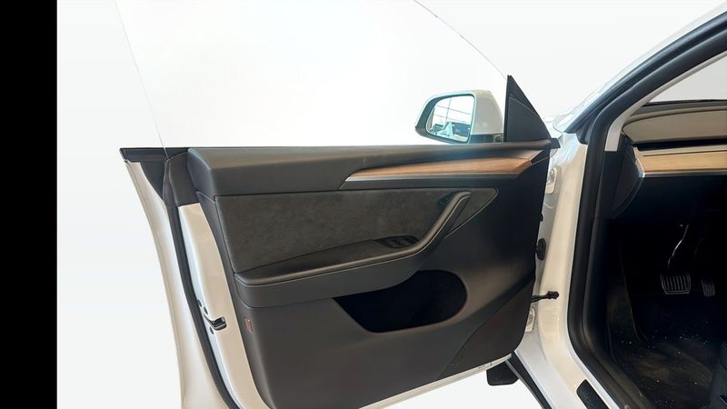 Tesla Model Y bild 11