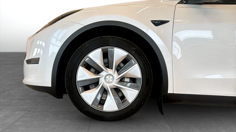 Tesla Model Y bild 9