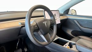 Tesla Model Y bild 12