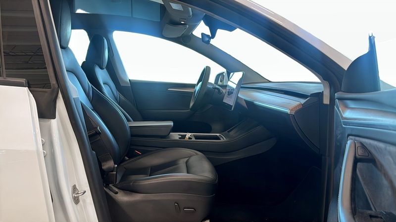 Tesla Model Y bild 3