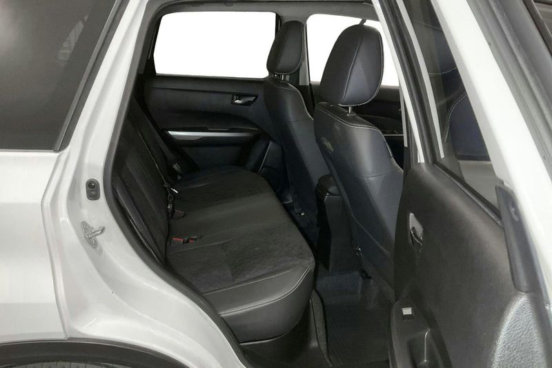 Suzuki Vitara bild 8