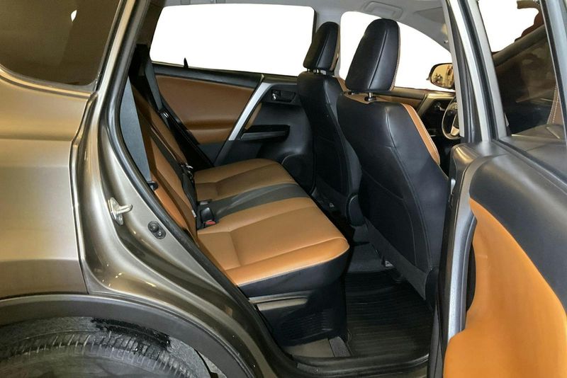 Toyota RAV4 bild 8