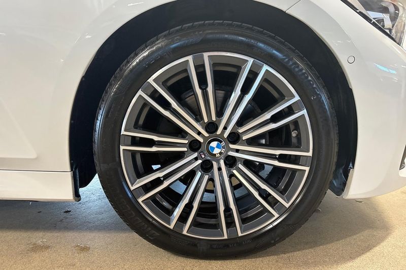 BMW 320 bild 5
