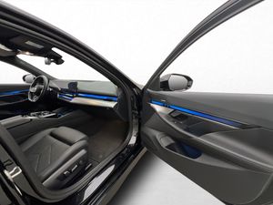 BMW i5 bild 30