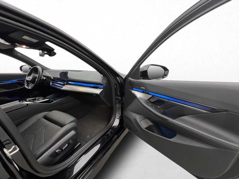 BMW i5 bild 30