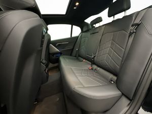 BMW i5 bild 32