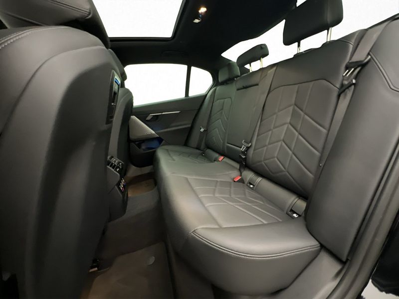 BMW i5 bild 32