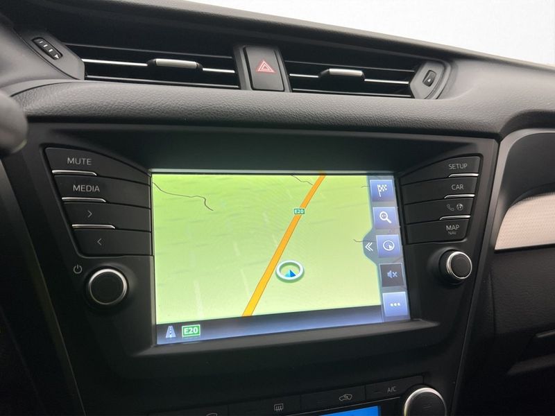 Toyota Avensis bild 23
