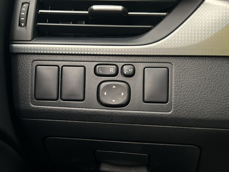 Toyota Avensis bild 15