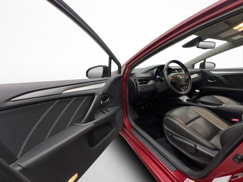 Toyota Avensis bild 11