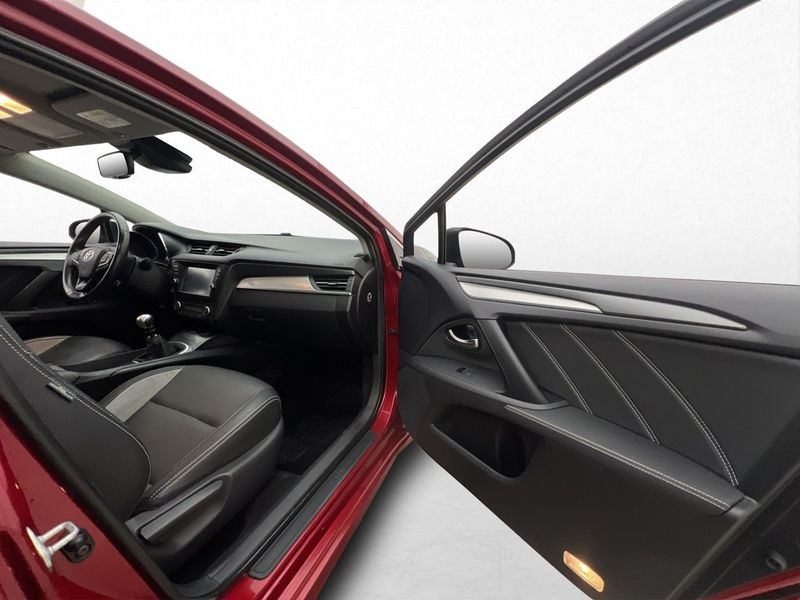 Toyota Avensis bild 27