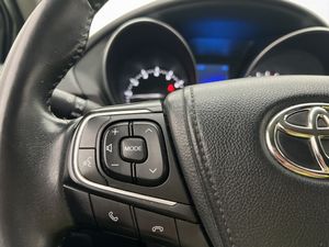 Toyota Avensis bild 17