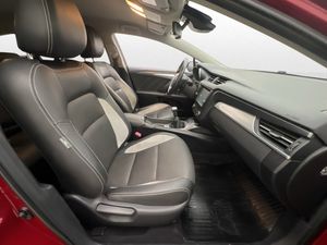 Toyota Avensis bild 26