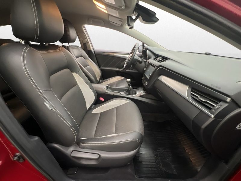 Toyota Avensis bild 26
