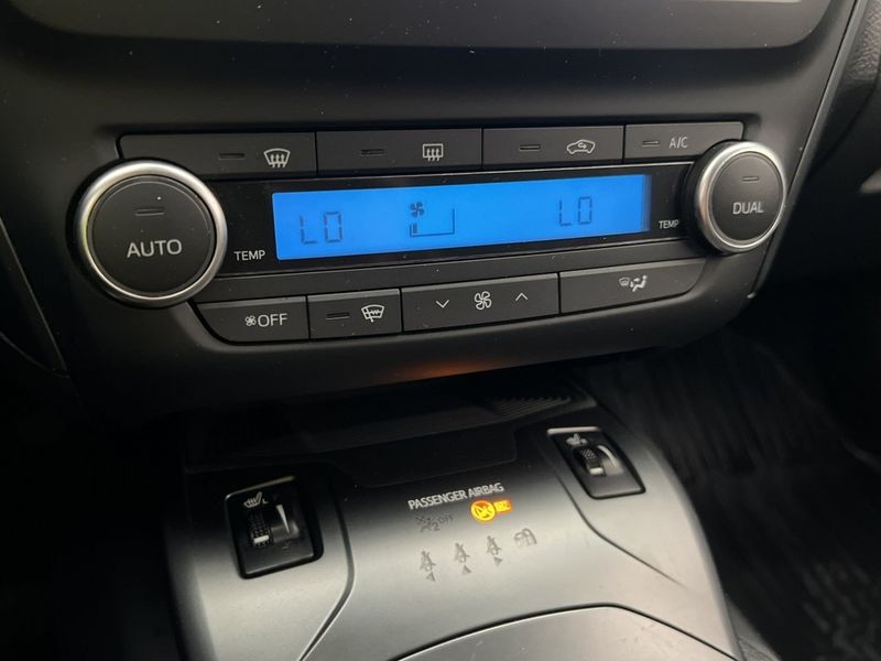 Toyota Avensis bild 25