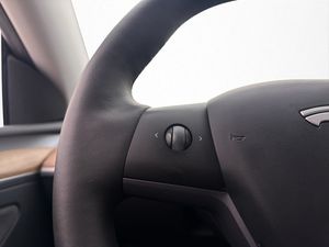 Tesla Model Y bild 15