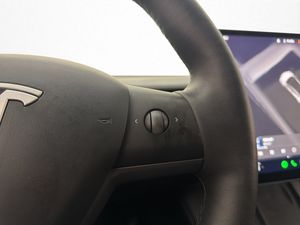 Tesla Model Y bild 16