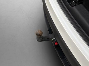 Tesla Model Y bild 8