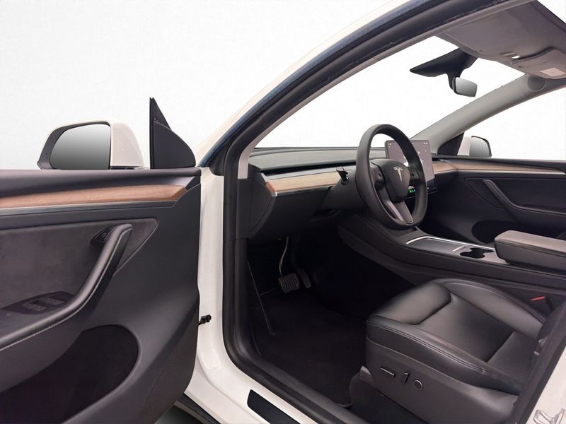 Tesla Model Y bild 10