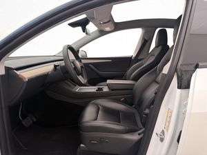 Tesla Model Y bild 12
