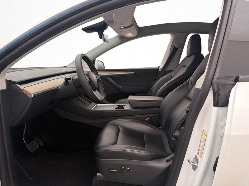 Tesla Model Y bild 12