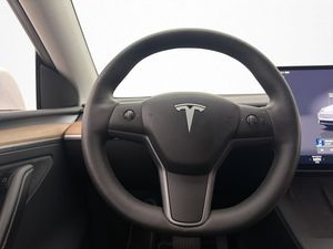 Tesla Model Y bild 14