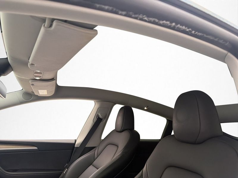 Tesla Model Y bild 11