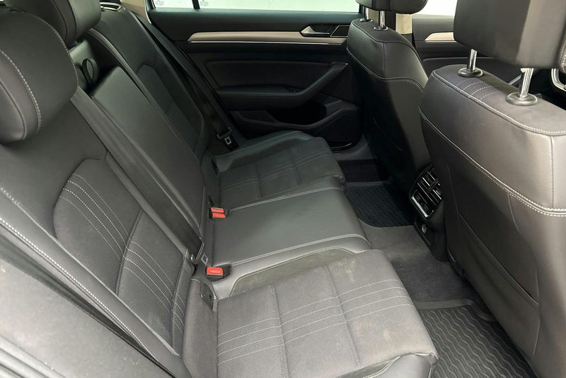Volkswagen Passat bild 8
