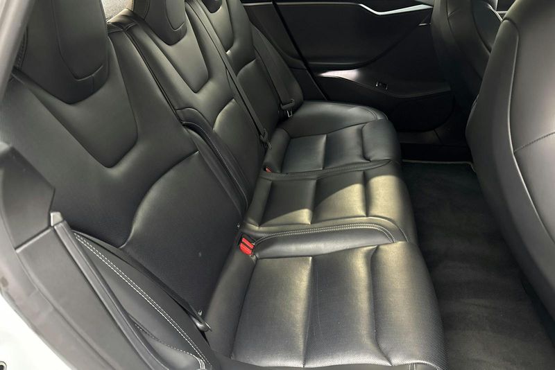 Tesla Model S bild 8